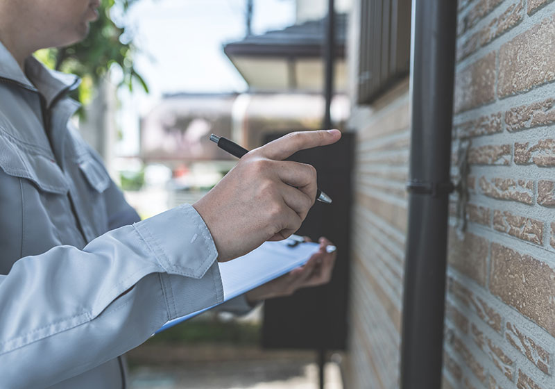 まずは劣化具合の診断から。専門家による「住まいの健康診断」