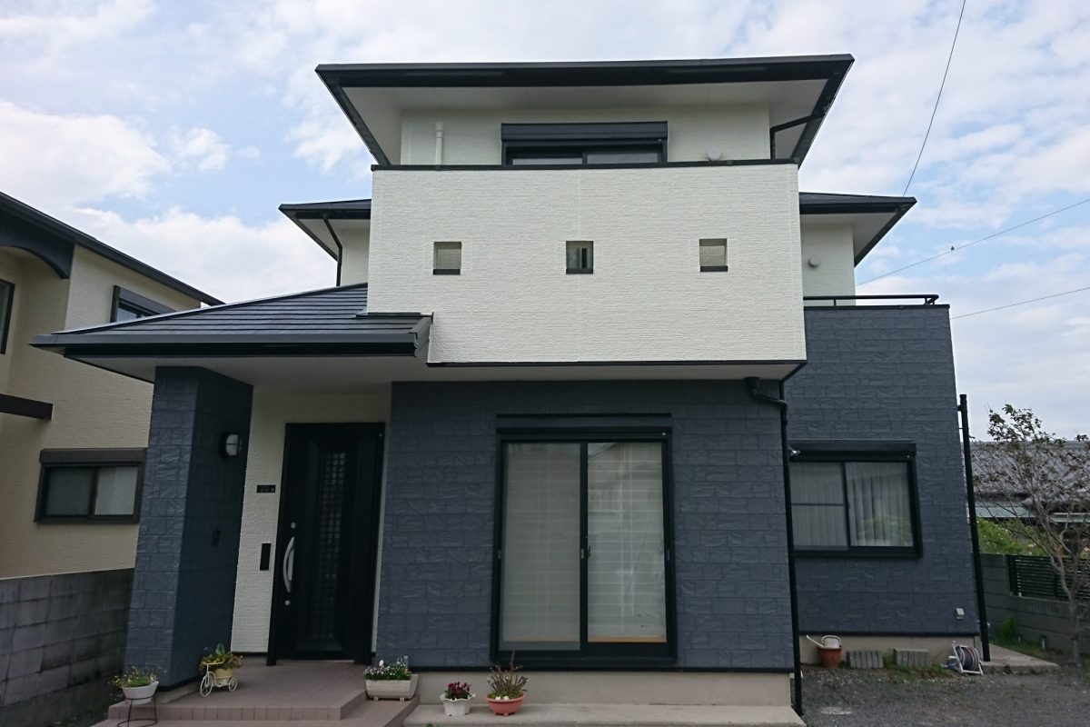 住宅塗装｜グレー×ホワイトで洗練されたスタイリッシュ外観
