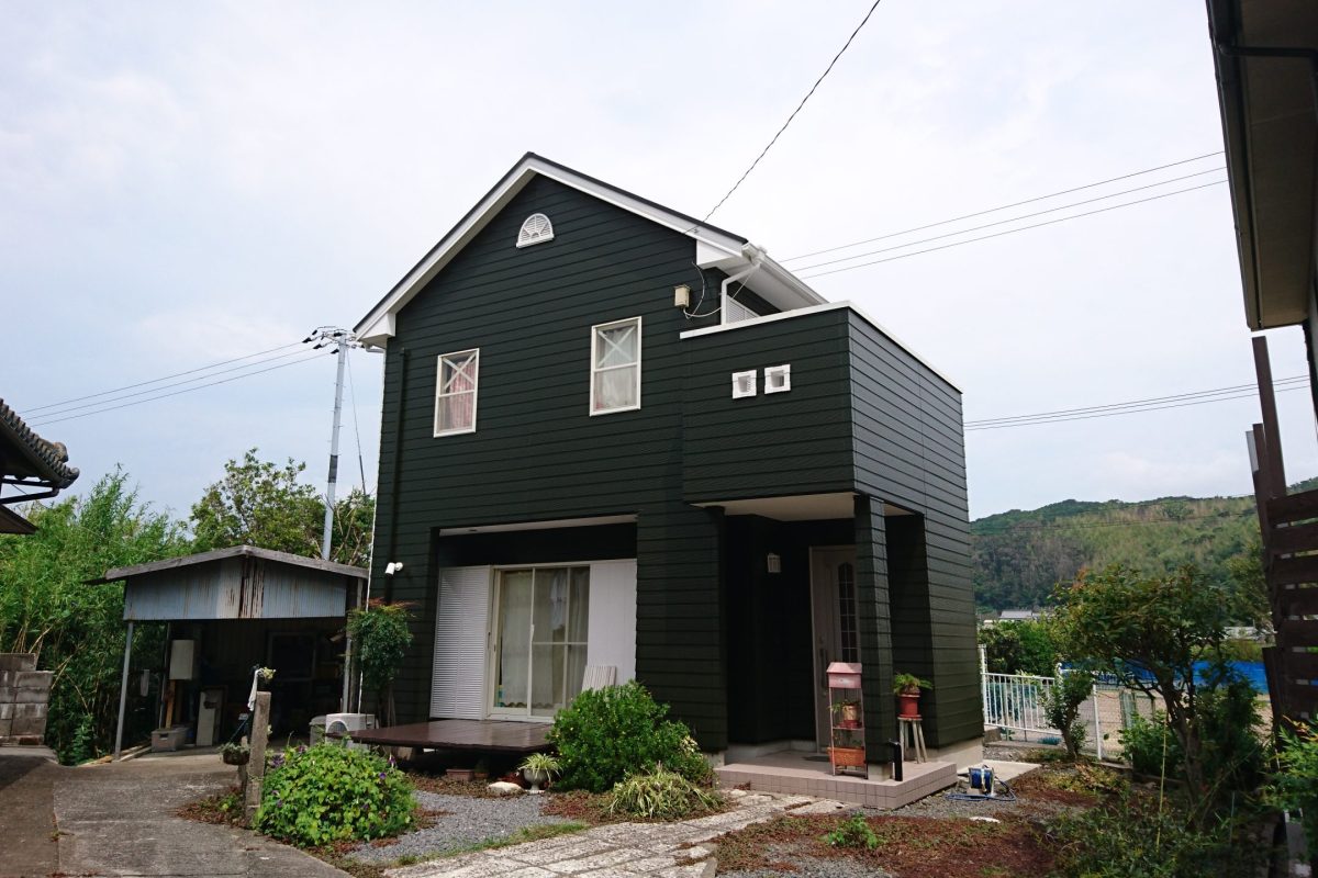 住宅塗装｜モスグリーン×ホワイトのナチュラル洋風スタイル