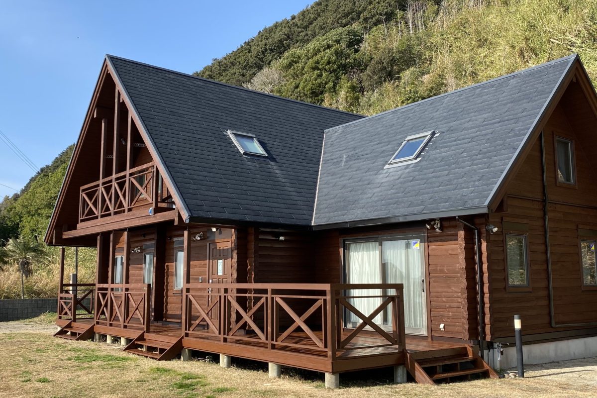 ログハウス塗装｜沿岸地域の木部を丁寧にメンテナンス