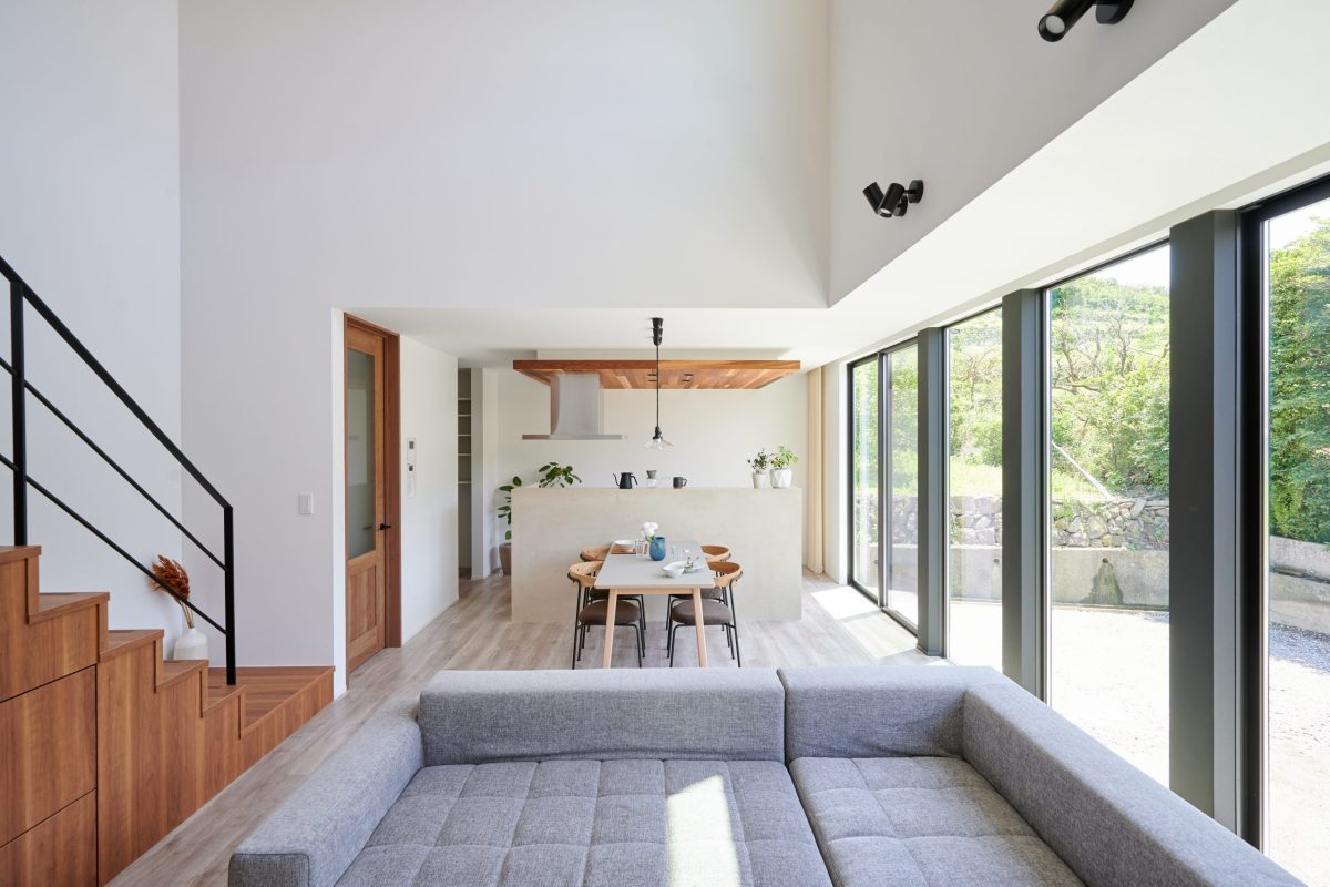 木とデザインを楽しむナチュラルモダンな住まい