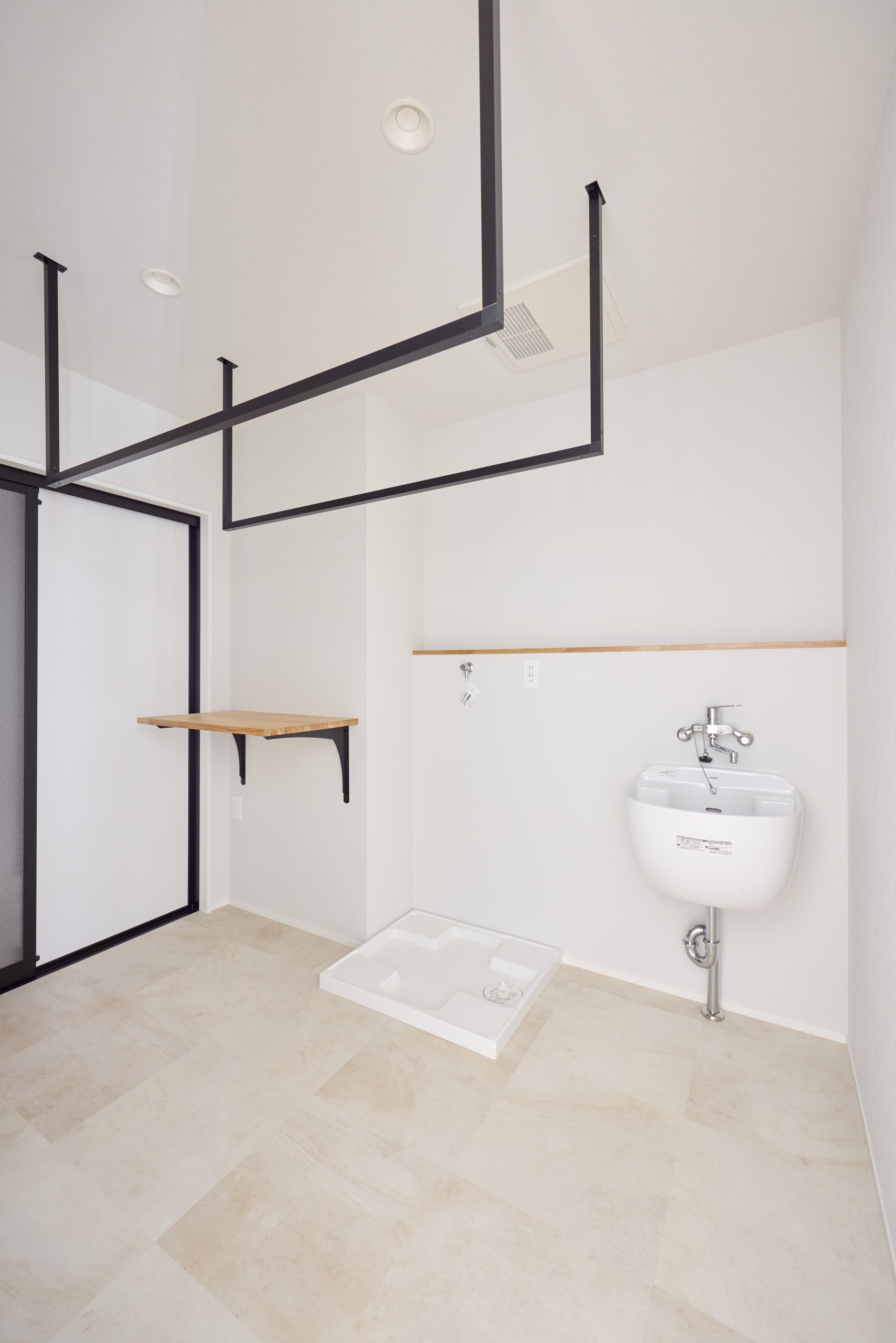 脱衣兼ランドリールーム