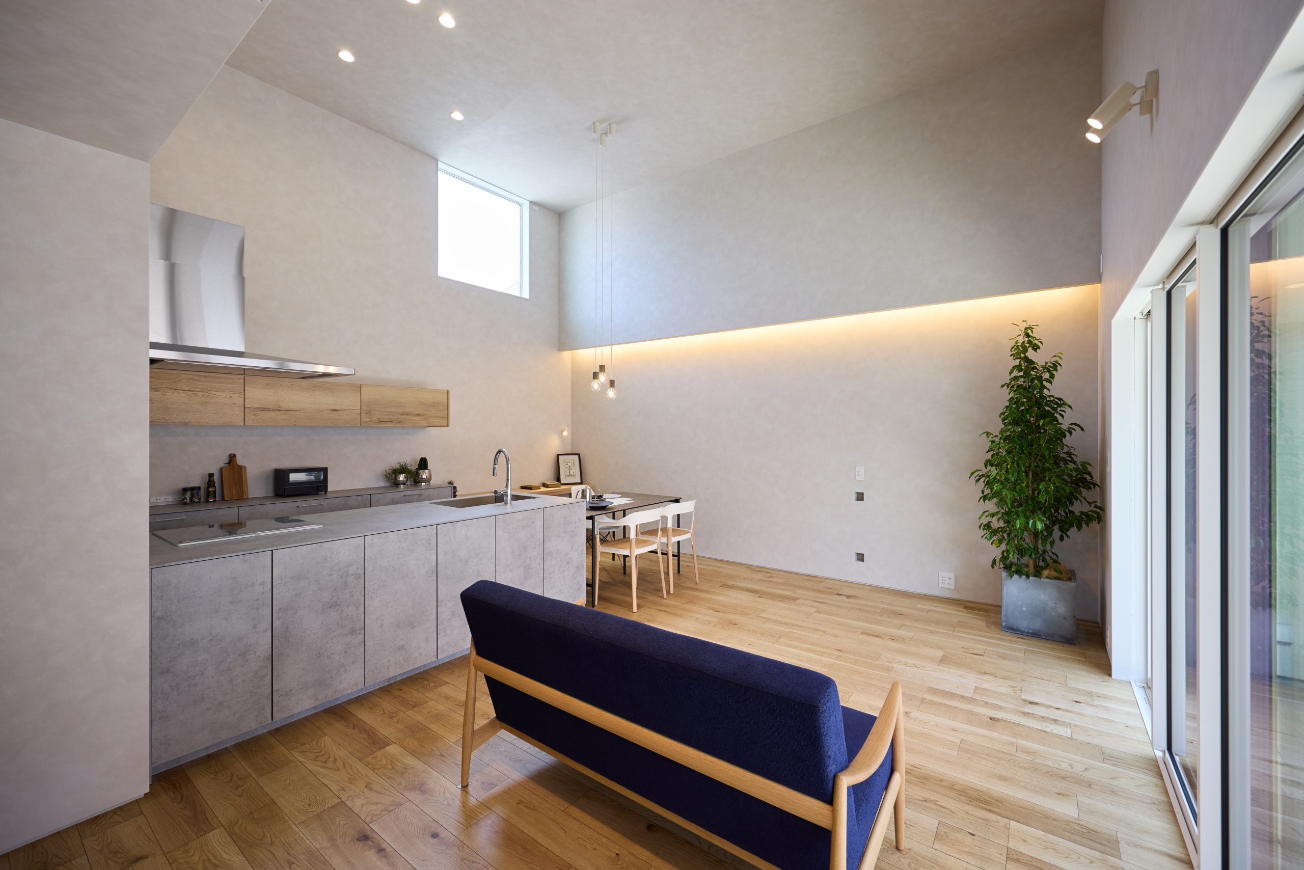 淡いグレージュカラーのLDK