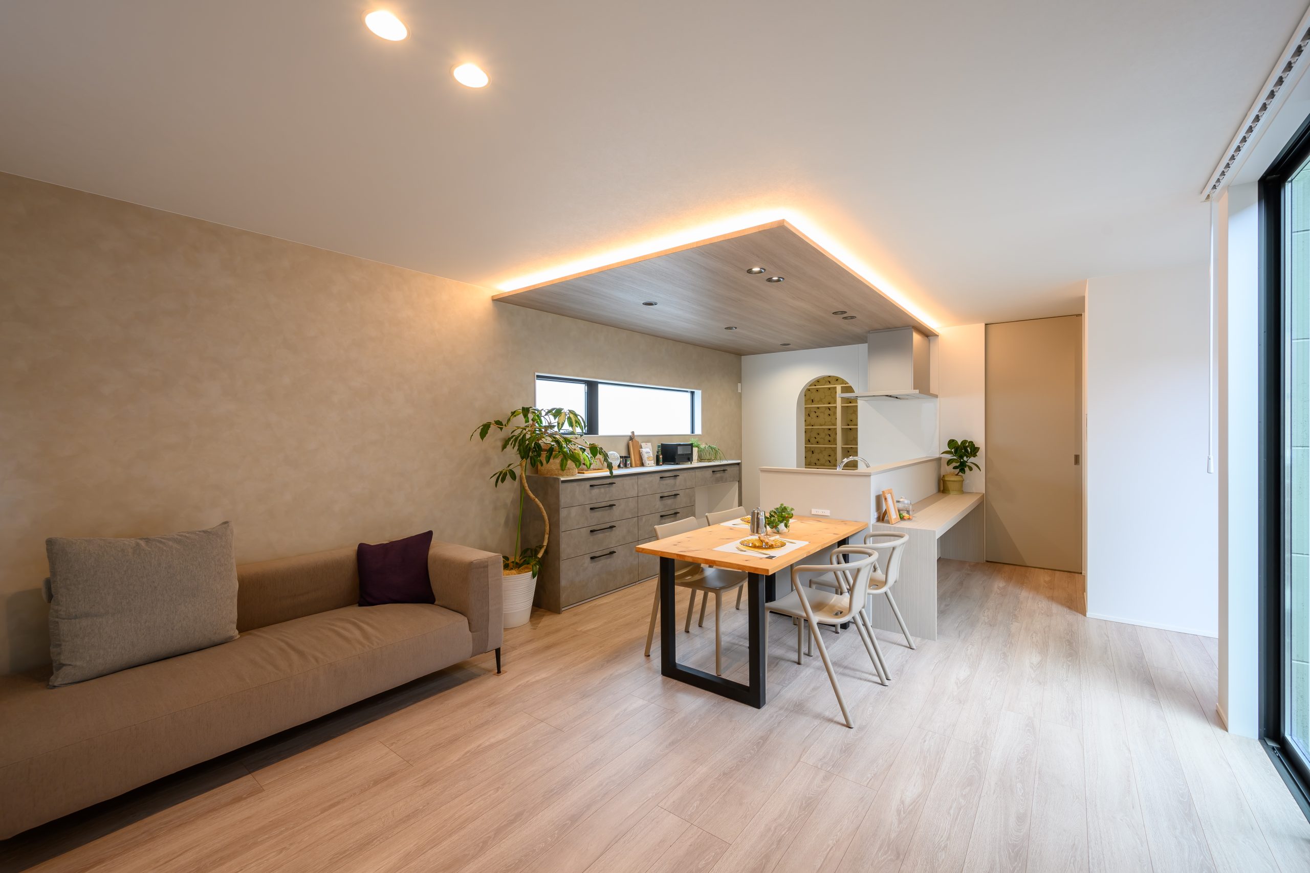 木目が映えるLDK空間