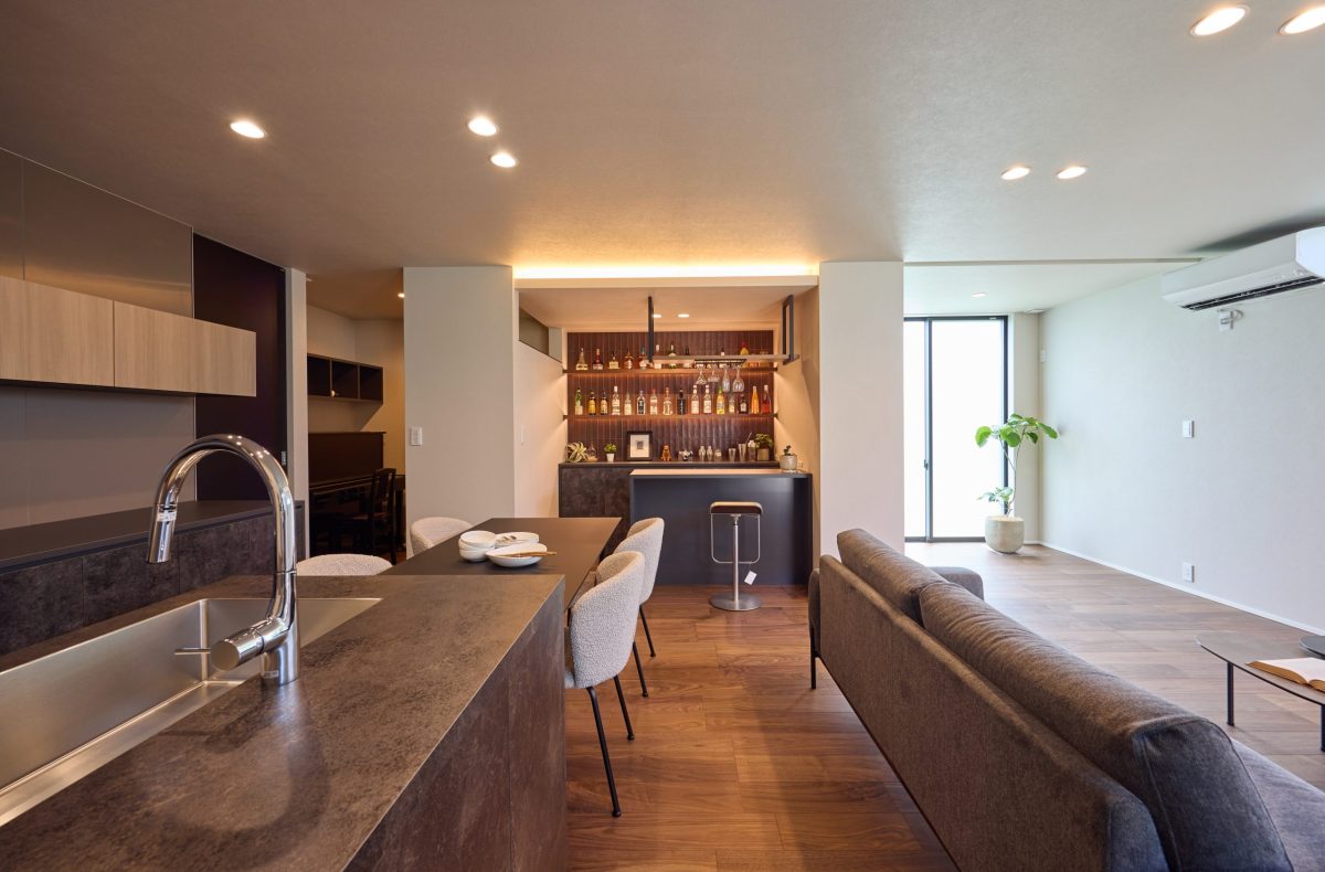 【お客様の声】「見る人全員が驚嘆する」究極のホームバーがある暮らし｜広川町D様