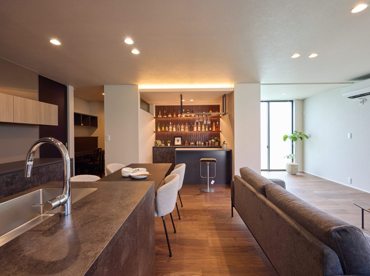 【お客様の声】「見る人全員が驚嘆する」究極のホームバーがある暮らし｜広川町D様