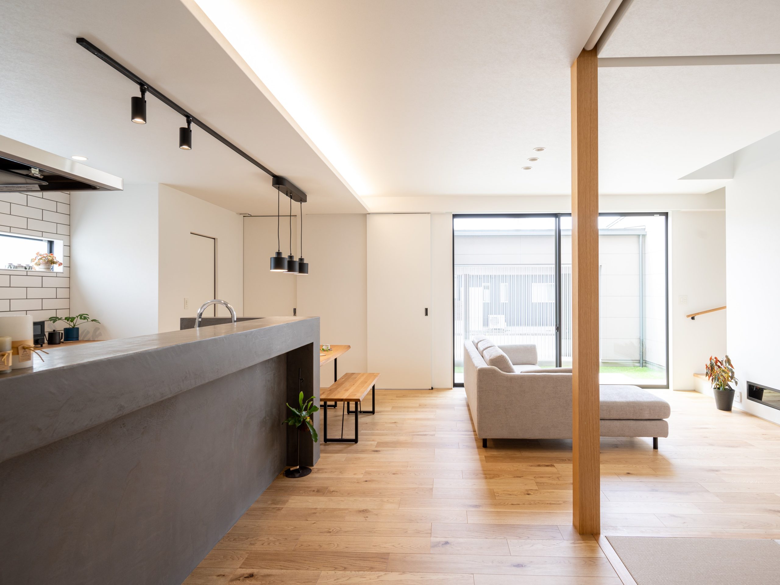 間接照明×スポットライト