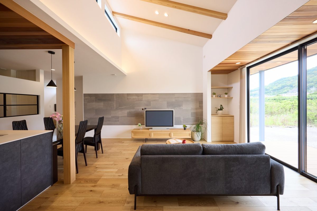 異素材で魅せる平屋邸宅